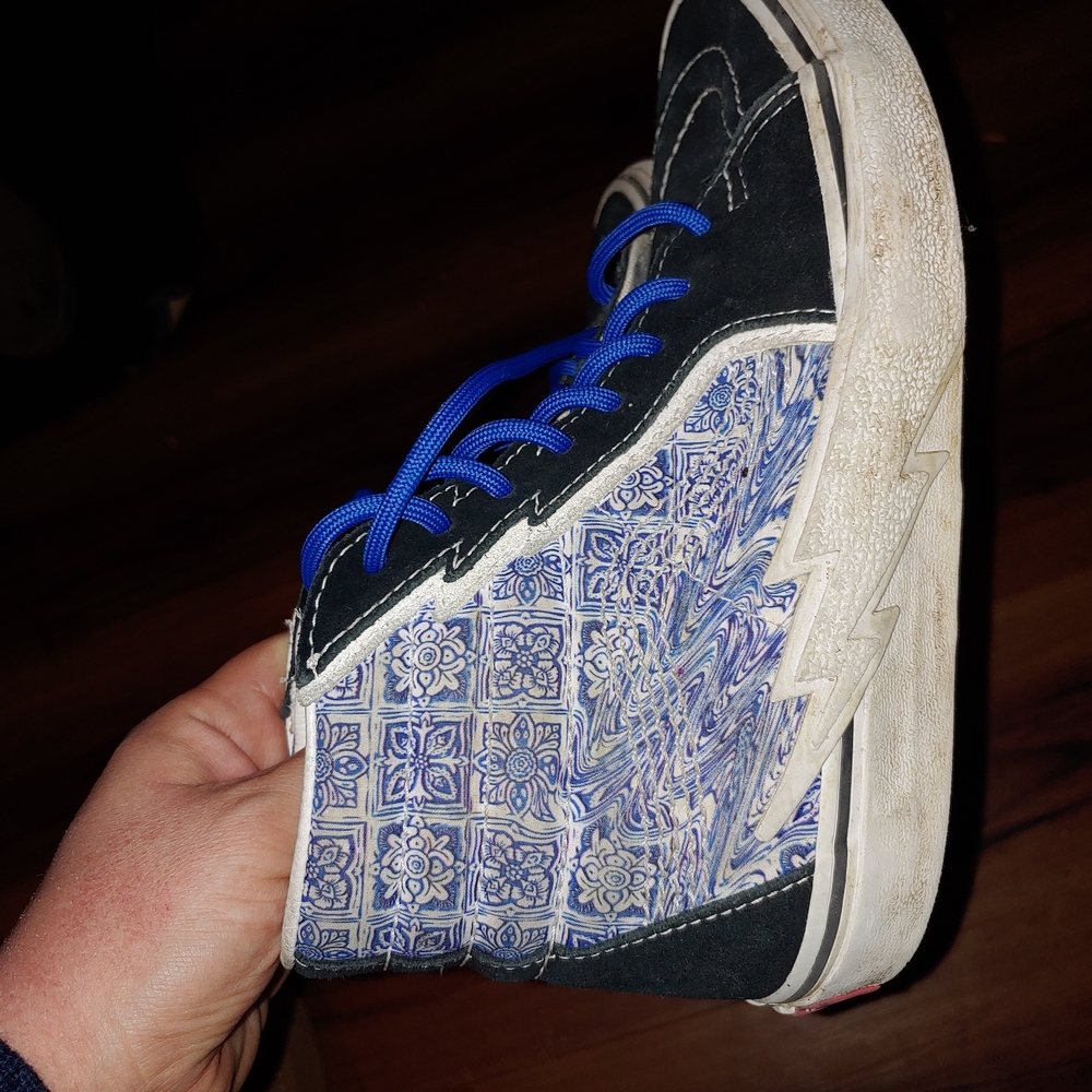 High-Top Van Sneakers with Blue Pattern